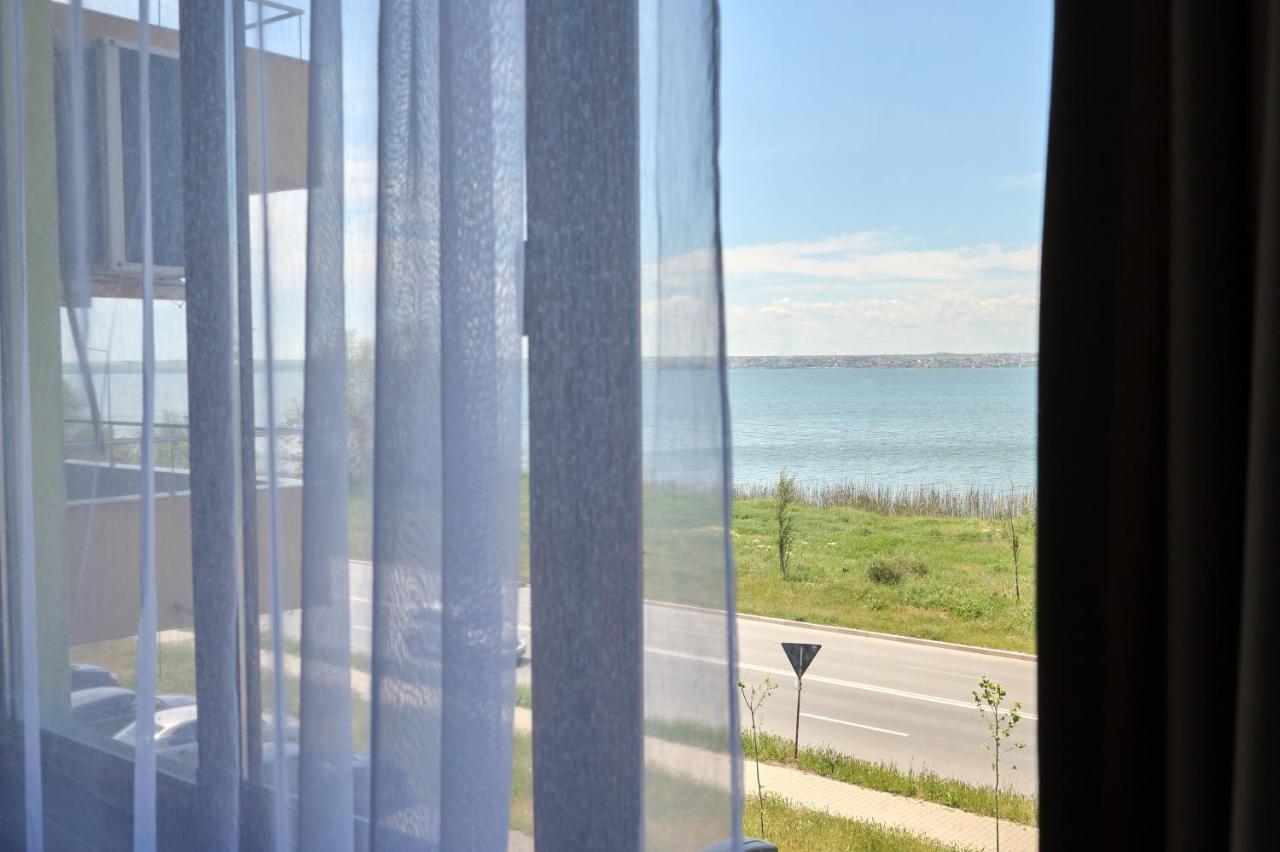 Alina Lake View Apartment Мамая Экстерьер фото